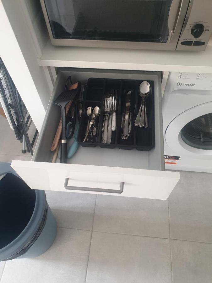Appartements Renove 2023 Proche Aeroport 5Min, Gare Sncf 2 Min, Tramway Au Pied De L'Immeuble , Parking Possible, Renovated Apartments 2023 Near The Airport 5 Min, Train Station 2 Min, Tram Next To The Building 1 Min, Parking Possible 니스 외부 사진
