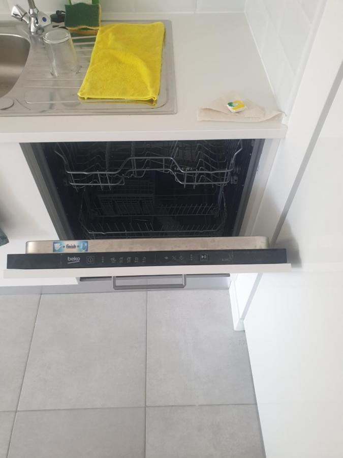 Appartements Renove 2023 Proche Aeroport 5Min, Gare Sncf 2 Min, Tramway Au Pied De L'Immeuble , Parking Possible, Renovated Apartments 2023 Near The Airport 5 Min, Train Station 2 Min, Tram Next To The Building 1 Min, Parking Possible 니스 외부 사진