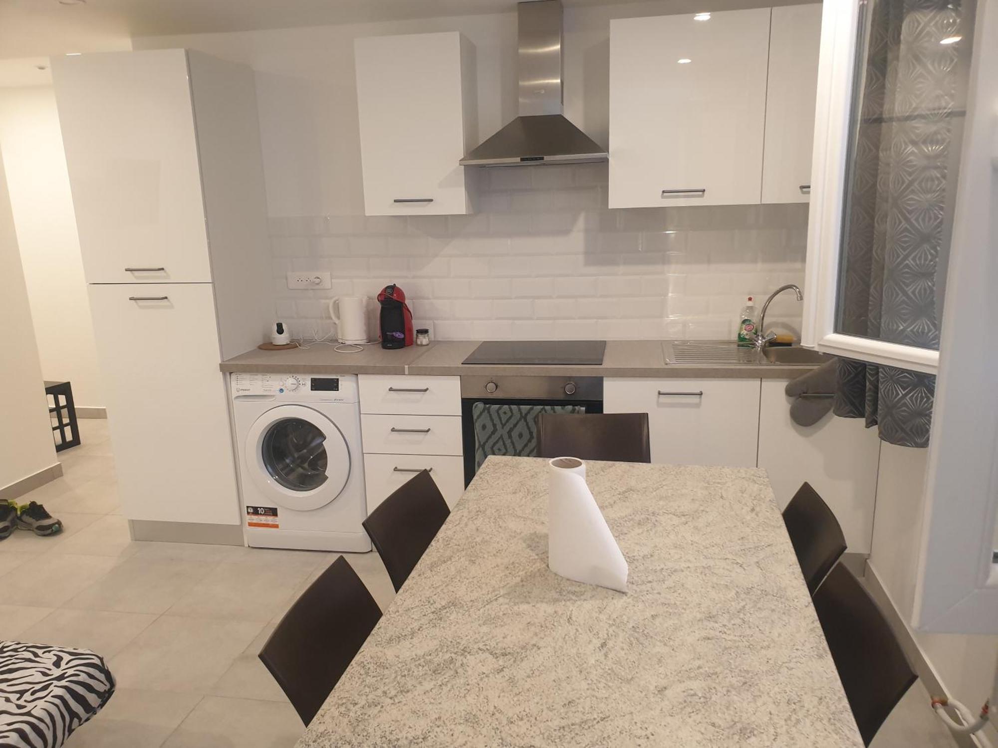 Appartements Renove 2023 Proche Aeroport 5Min, Gare Sncf 2 Min, Tramway Au Pied De L'Immeuble , Parking Possible, Renovated Apartments 2023 Near The Airport 5 Min, Train Station 2 Min, Tram Next To The Building 1 Min, Parking Possible 니스 객실 사진
