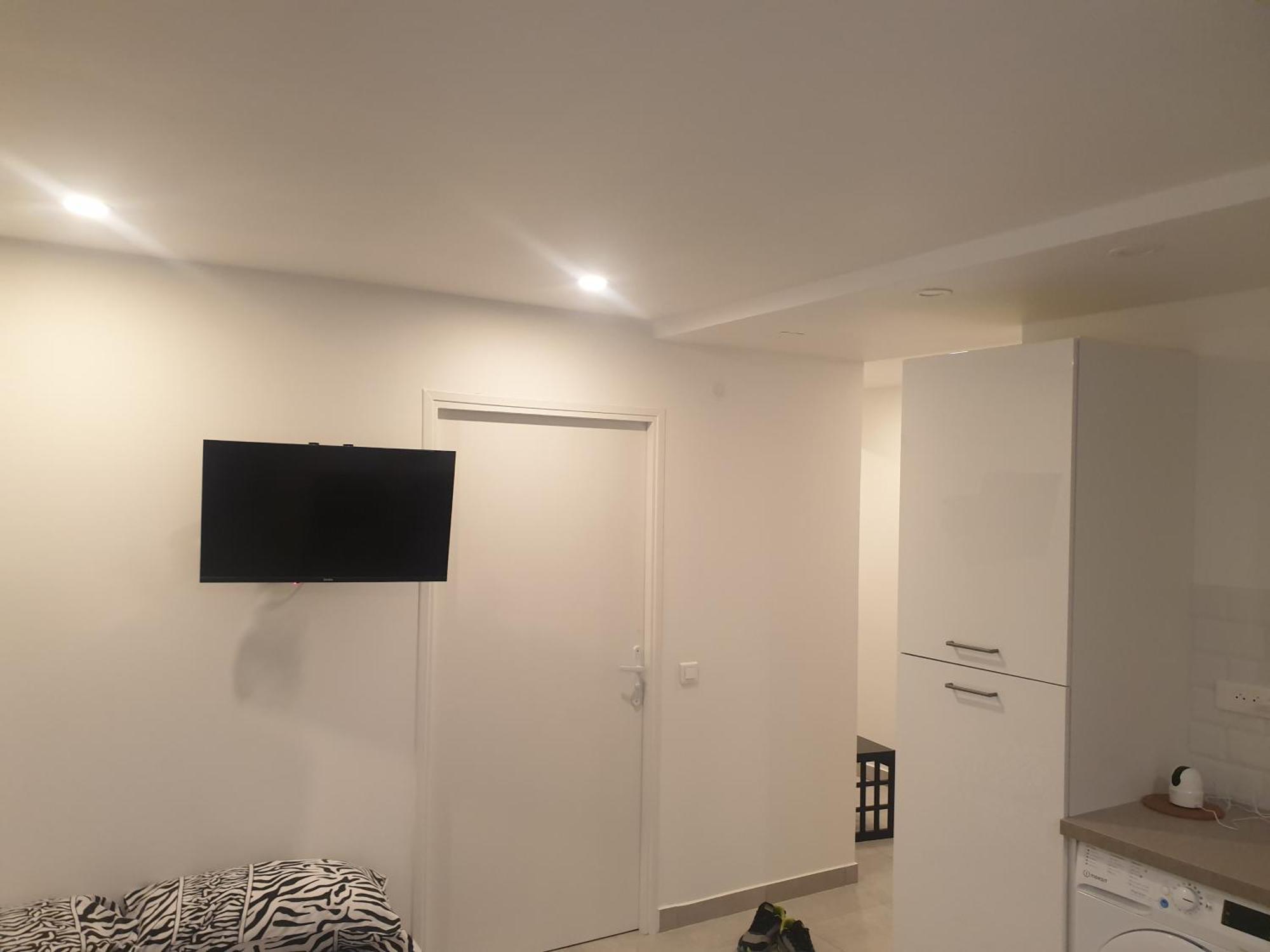 Appartements Renove 2023 Proche Aeroport 5Min, Gare Sncf 2 Min, Tramway Au Pied De L'Immeuble , Parking Possible, Renovated Apartments 2023 Near The Airport 5 Min, Train Station 2 Min, Tram Next To The Building 1 Min, Parking Possible 니스 객실 사진