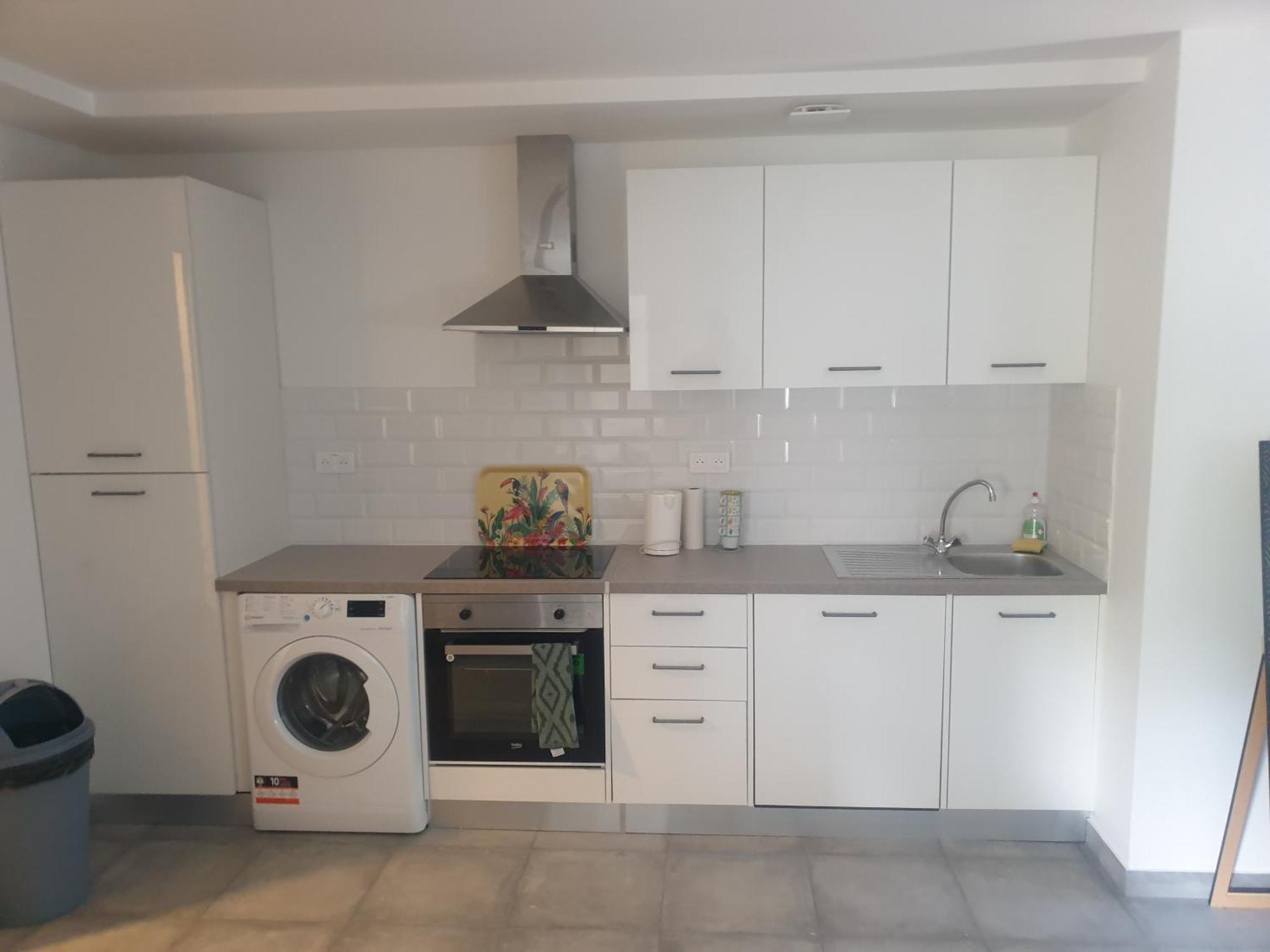 Appartements Renove 2023 Proche Aeroport 5Min, Gare Sncf 2 Min, Tramway Au Pied De L'Immeuble , Parking Possible, Renovated Apartments 2023 Near The Airport 5 Min, Train Station 2 Min, Tram Next To The Building 1 Min, Parking Possible 니스 객실 사진