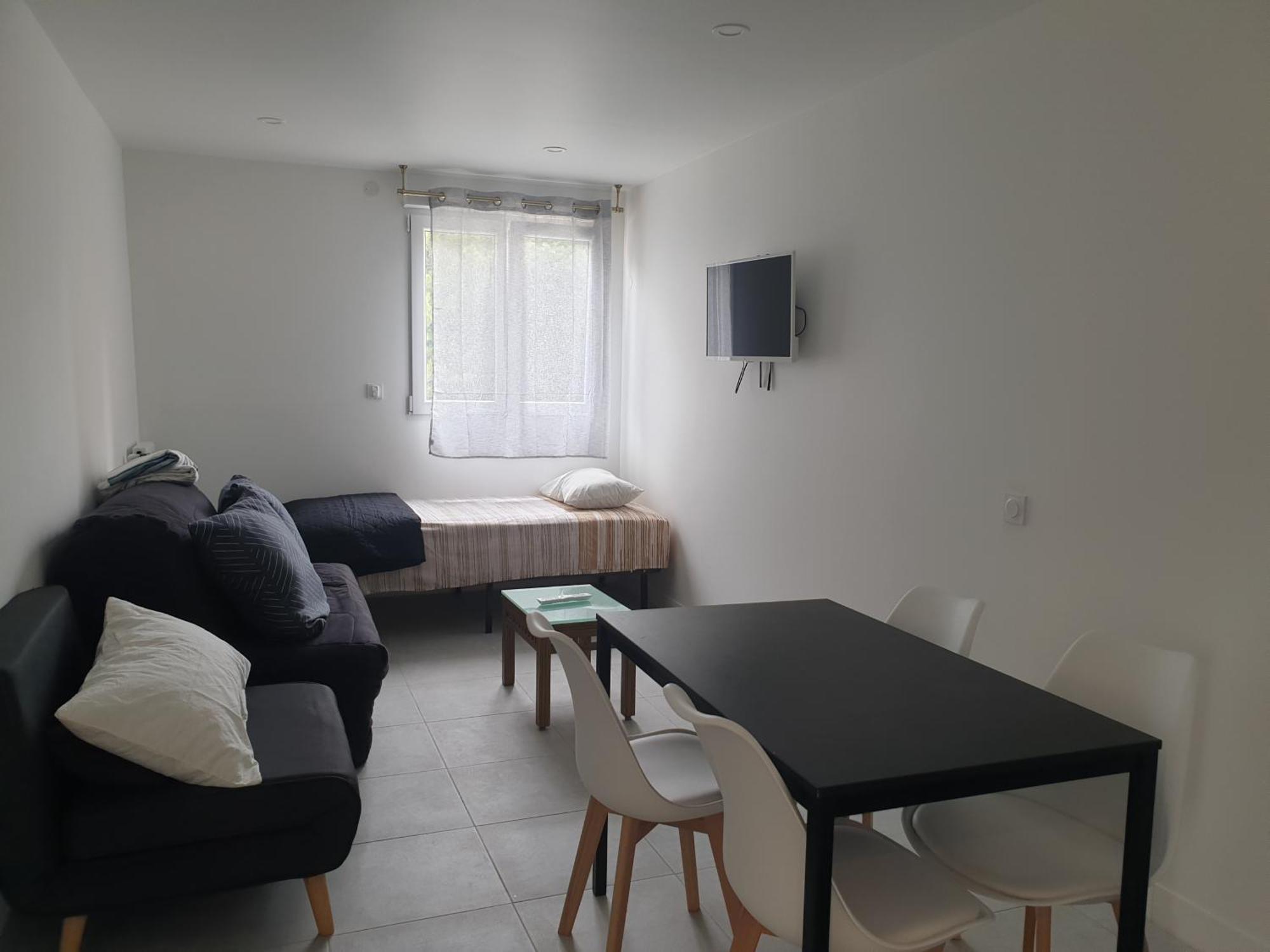 Appartements Renove 2023 Proche Aeroport 5Min, Gare Sncf 2 Min, Tramway Au Pied De L'Immeuble , Parking Possible, Renovated Apartments 2023 Near The Airport 5 Min, Train Station 2 Min, Tram Next To The Building 1 Min, Parking Possible 니스 객실 사진